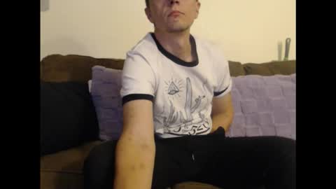 Snapshot of gdanch chatting on 11/01/25, 02:02 G online show from 11/01/25, 02:02