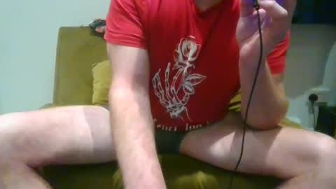 Snapshot of gebbeth chatting on 02/08/25, 03:19 gebbeth online show from 02/08/25, 03:19