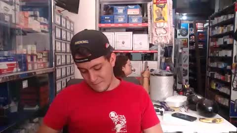 Snapshot of geckohot25 chatting on 10/18/25, 07:14 DANI 3 online show from 10/18/25, 07:14