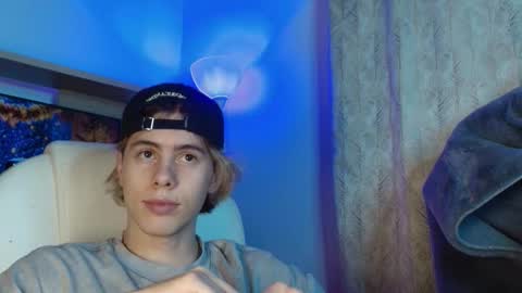 Snapshot of gemdominus chatting on 12/18/25, 11:55 Gem Dominus online show from 12/18/25, 11:55