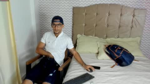 Snapshot of geminiano_hot chatting on 12/05/24, 11:49 geminiano_hot online show from 12/05/24, 11:49