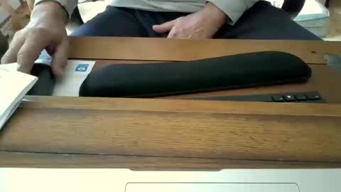 Snapshot of geminiguy1954 chatting on 10/14/25, 08:42 geminiguy1954 online show from 10/14/25, 08:42