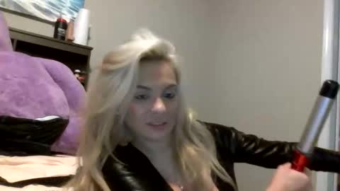 geminincapricorn96 online show from 12/14/25, 03:34