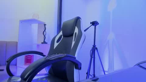 Snapshot of gemmabrown_ chatting on 02/24/26, 12:25 gemmabrown_ online show from 02/24/26, 12:25