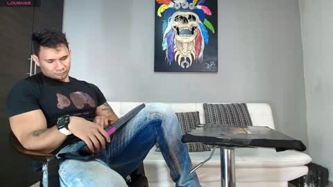 Snapshot of gendersonfit chatting on 01/08/25, 09:12 gendersonfit online show from 01/08/25, 09:12