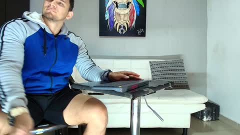 Snapshot of gendersonfit chatting on 01/26/25, 01:36 gendersonfit online show from 01/26/25, 01:36