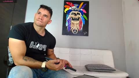 Snapshot of gendersonfit chatting on 02/12/25, 10:15 gendersonfit online show from 02/12/25, 10:15