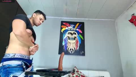 Snapshot of gendersonfit chatting on 02/15/25, 09:15 gendersonfit online show from 02/15/25, 09:15