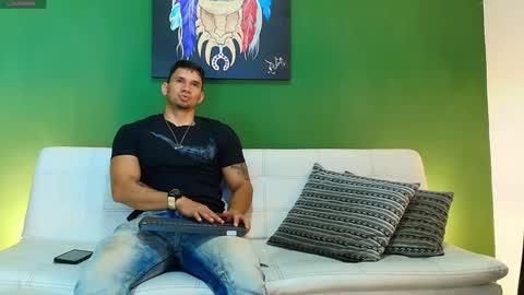 Snapshot of gendersonfit chatting on 09/23/25, 10:13 gendersonfit online show from 09/23/25, 10:13