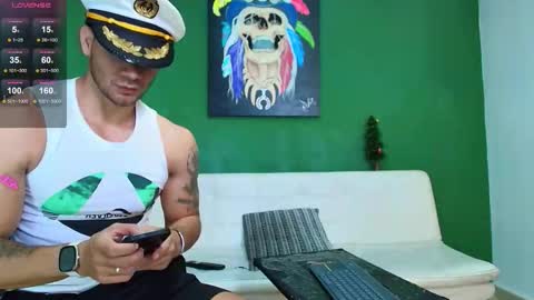 Snapshot of gendersonfit chatting on 12/05/25, 02:25 gendersonfit online show from 12/05/25, 02:25