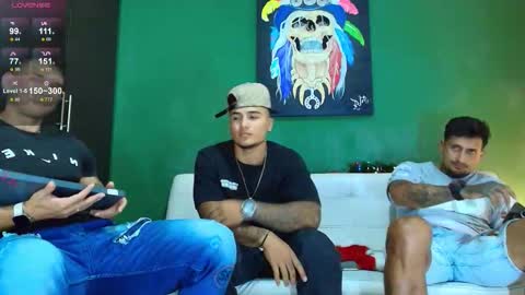 Snapshot of gendersonfit chatting on 12/17/25, 10:38 gendersonfit online show from 12/17/25, 10:38