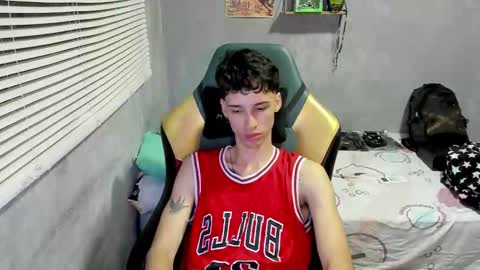 Snapshot of gendo_05 chatting on 12/20/25, 04:36 GENDO online show from 12/20/25, 04:36