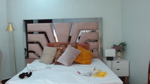 Snapshot of genesis_moretz chatting on 02/25/26, 01:15 GENESIS online show from 02/25/26, 01:15