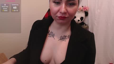 Snapshot of genesisgems11_ chatting on 01/18/25, 04:04 Genesis online show from 01/18/25, 04:04