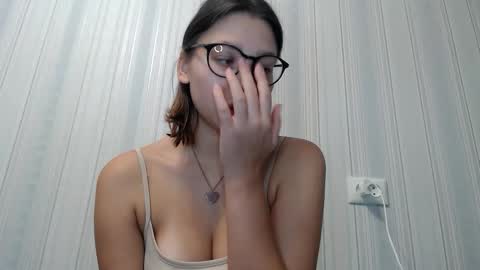 genev__ievee online show from 11/23/25, 06:41