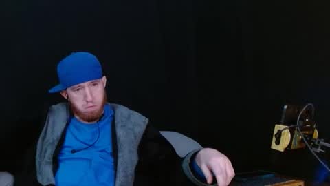 Snapshot of genitalwars chatting on 02/01/26, 05:50 genitalwars online show from 02/01/26, 05:50