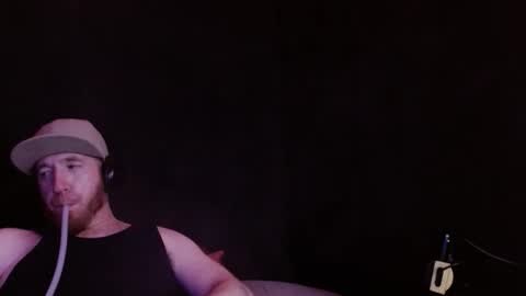 Snapshot of genitalwars chatting on 02/15/26, 06:32 genitalwars online show from 02/15/26, 06:32