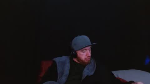 Snapshot of genitalwars chatting on 02/23/26, 06:22 genitalwars online show from 02/23/26, 06:22