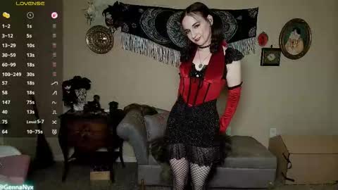 Snapshot of gennanyx chatting on 12/14/25, 04:18 Genna Nyx online show from 12/14/25, 04:18