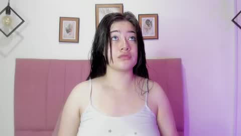 Snapshot of gennesis_love chatting on 09/28/25, 01:00 Sofia online show from 09/28/25, 01:00