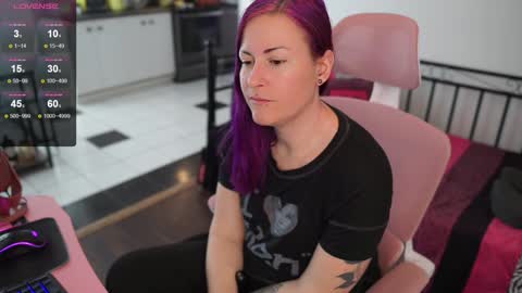 Snapshot of gennyrock chatting on 01/06/25, 04:13 Genny Rock and online show from 01/06/25, 04:13
