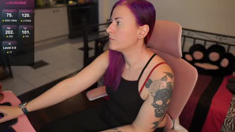Snapshot of gennyrock chatting on 02/01/25, 10:02 Genny Rock and online show from 02/01/25, 10:02