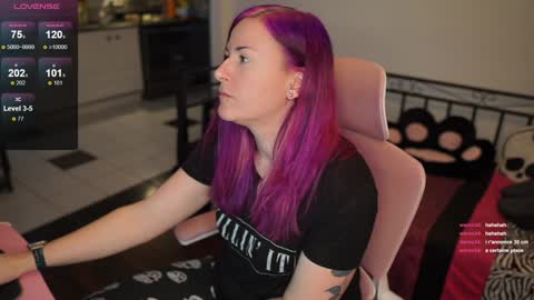 Snapshot of gennyrock chatting on 02/05/25, 10:12 Genny Rock and online show from 02/05/25, 10:12