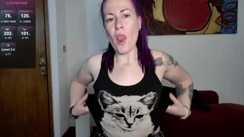 Snapshot of gennyrock chatting on 03/07/25, 07:38 Genny Rock and online show from 03/07/25, 07:38