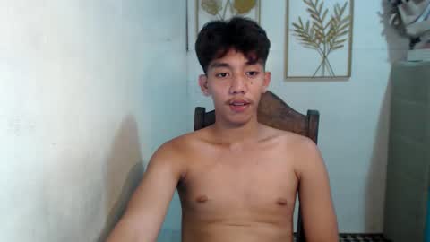 Snapshot of gentlemanlustx chatting on 10/20/25, 05:30 Rayl online show from 10/20/25, 05:30
