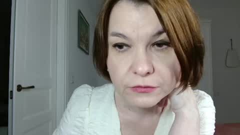 Snapshot of gentlywomen chatting on 06/10/26, 11:53 Elena online show from 06/10/26, 11:53