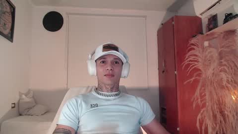 independent model online show from 12/07/24, 05:26