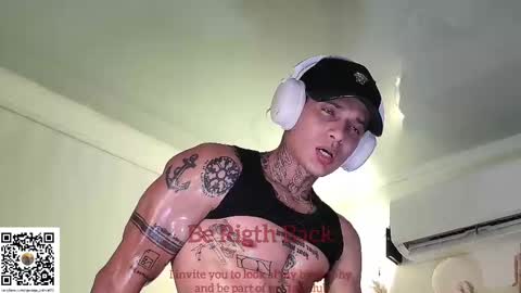 independent model online show from 02/11/25, 04:55