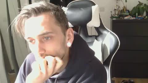 Snapshot of georgek0011 chatting on 04/04/26, 05:10 georgek0011 online show from 04/04/26, 05:10