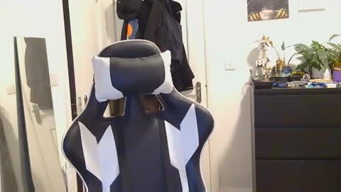 Snapshot of georgek0011 chatting on 04/12/26, 12:26 georgek0011 online show from 04/12/26, 12:26