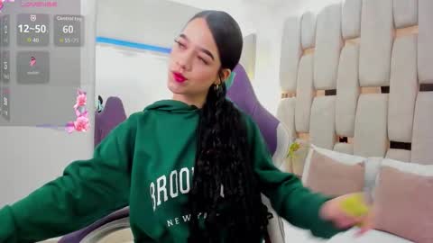 Snapshot of georgina_kloss chatting on 02/12/26, 04:35 Georgina Kloss online show from 02/12/26, 04:35