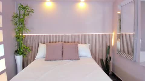 GeorginaReyes  online show from 12/13/25, 10:48