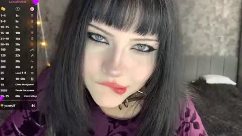 EmelyWoodes online show from 06/17/26, 06:49