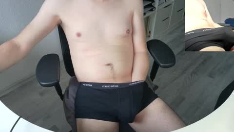 Snapshot of germinator33 chatting on 11/07/25, 09:42 germinator33 online show from 11/07/25, 09:42