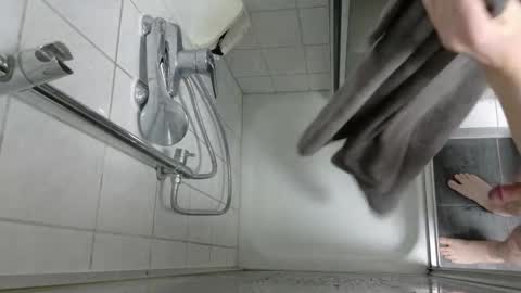 Snapshot of germinator33 chatting on 11/24/25, 02:50 germinator33 online show from 11/24/25, 02:50