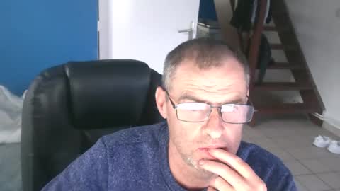 Snapshot of geronemo62 chatting on 10/21/25, 03:35 geronemo62 online show from 10/21/25, 03:35