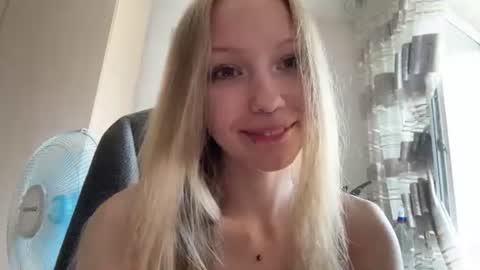Snapshot of gertrudeuran chatting on 07/24/26, 07:28 Sophie online show from 07/24/26, 07:28