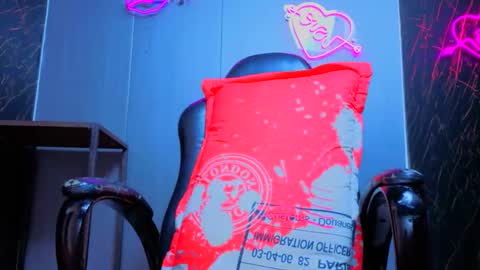 Snapshot of gewn2004 chatting on 11/07/25, 07:03 gewn2004 online show from 11/07/25, 07:03