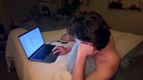 Snapshot of gggopa998 chatting on 12/18/24, 12:32 gggopa998 online show from 12/18/24, 12:32