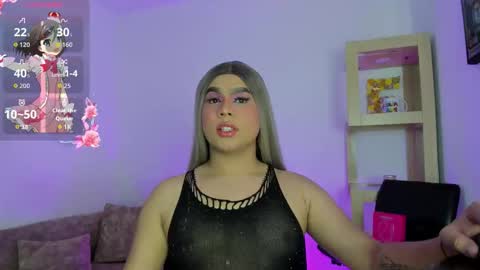 Snapshot of ghadats chatting on 09/19/25, 04:47 L A U R A online show from 09/19/25, 04:47