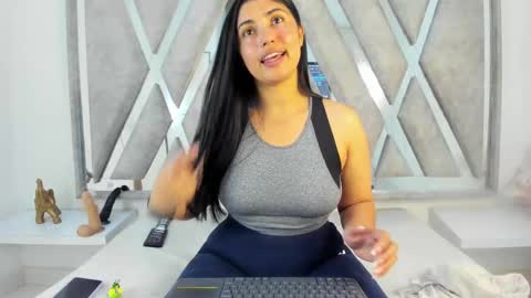 Danna Astrom online show from 02/18/25, 11:52