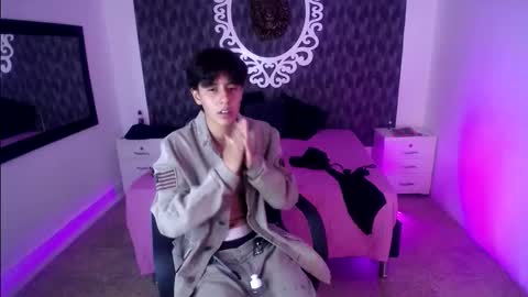 Snapshot of ghost__girl_ chatting on 10/25/25, 05:37 Your Girl online show from 10/25/25, 05:37