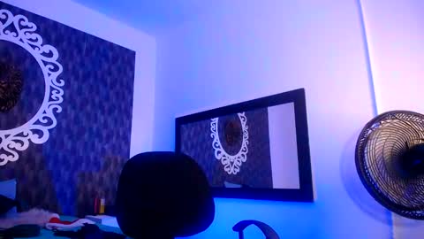 Snapshot of ghost__girl_ chatting on 12/15/25, 06:12 Your Girl online show from 12/15/25, 06:12