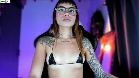 Snapshot of ghostlydolll chatting on 11/11/25, 07:47 Sara online show from 11/11/25, 07:47