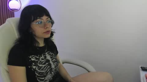 Milaa online show from 04/13/26, 03:56