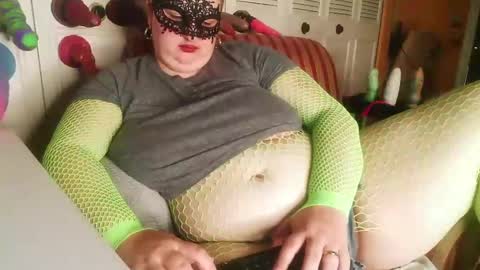 Snapshot of ghostrideaway chatting on 01/05/25, 04:38 Vakmu online show from 01/05/25, 04:38